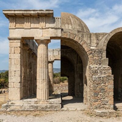 Les Romains vs les Grecs : Les principales différences en matière d’architecture - Les Romains vs. les Grecs : Comparaison de l’architecture