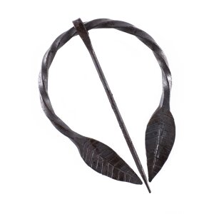 fibule annulaire avec feuilles, forgée à la main