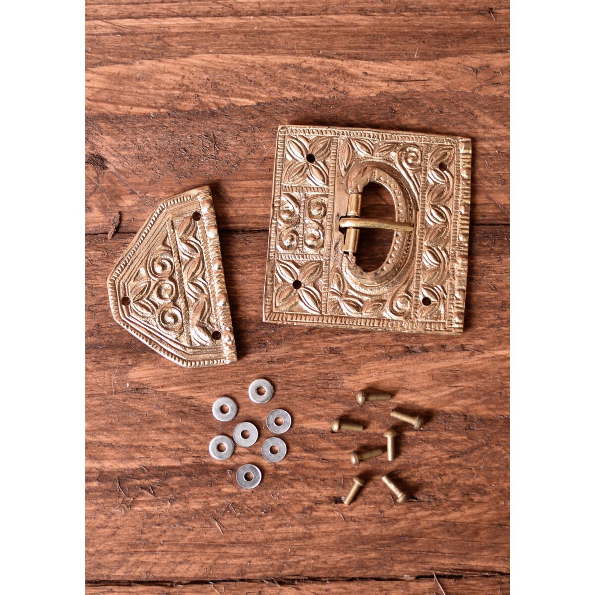 Roman belt buckle set for cingulum with end fittings and...