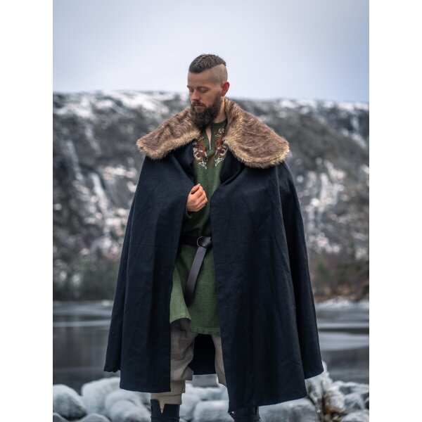 Cape viking avec fausse fourrure noire "Janne"