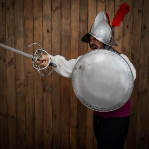 Bouclier rond en acier Rodella fait à la main