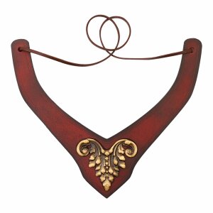 Collier en cuir avec ornement en laiton en finition Atnik