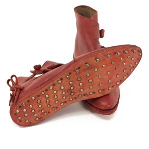 Chaussures Viking type Jorvik avec double semelle cloutée Korduan-Rouge