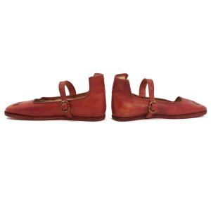 Chaussures à gueule de vache Chaussures Renaissance 16ème siècle Korduan Rouge