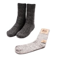 2 paires de chaussettes en laine finement tricotées ou chaussettes tricotées teintées écologiquement nuances de gris