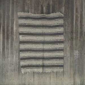 Couverture en laine tissée main rayée claire 140 x 220 cm